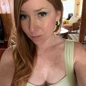 Meet your Posher, Leanne